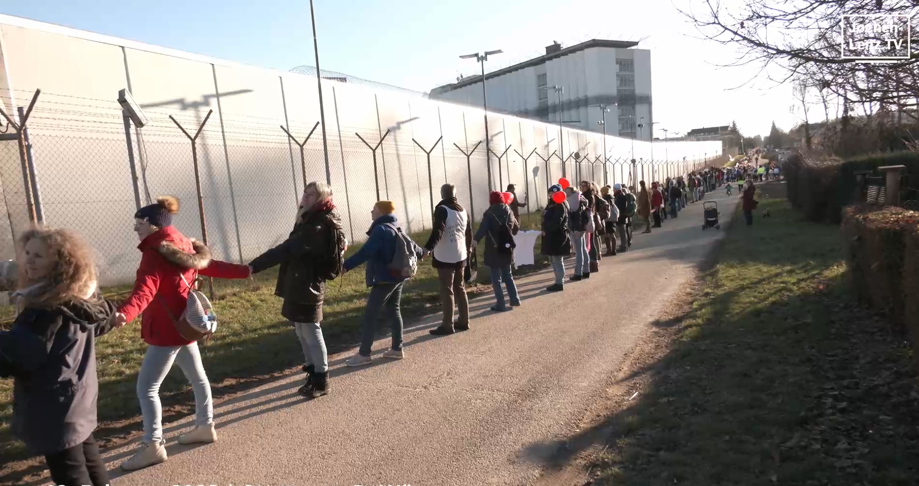 Stuttgart-Stammheim 12.2.2023 - Demo vor der JVA Stammheim f&uuml;r die Freilassung von Michael Ballweg